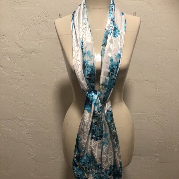 NEW Cavin Klien scarf or cover up /wrap - Picture 5 of 7